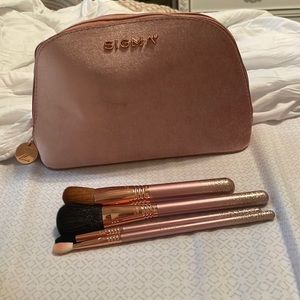 Sigma makeup brush set with pouch